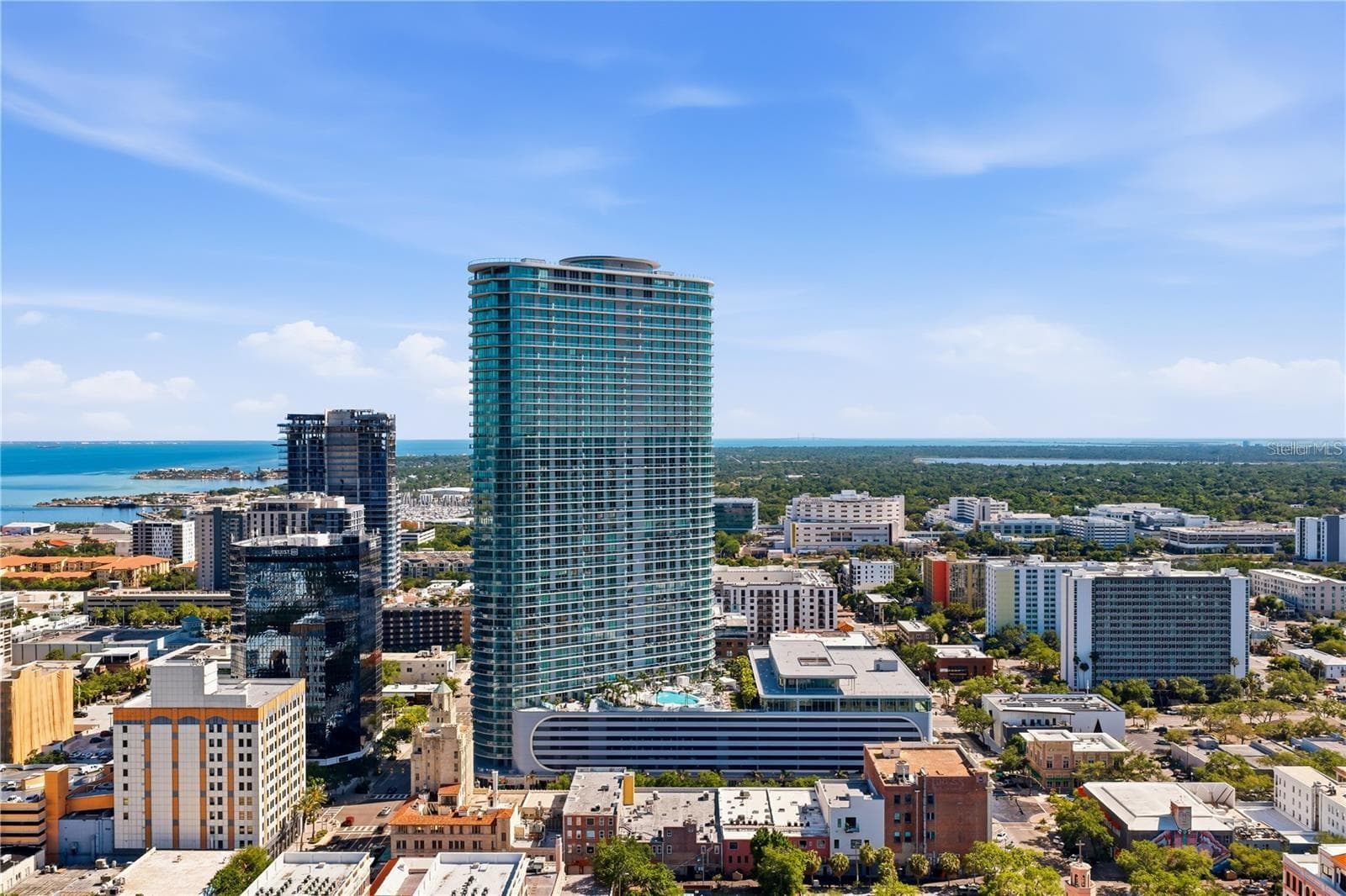 400 CENTRAL AVE #2806