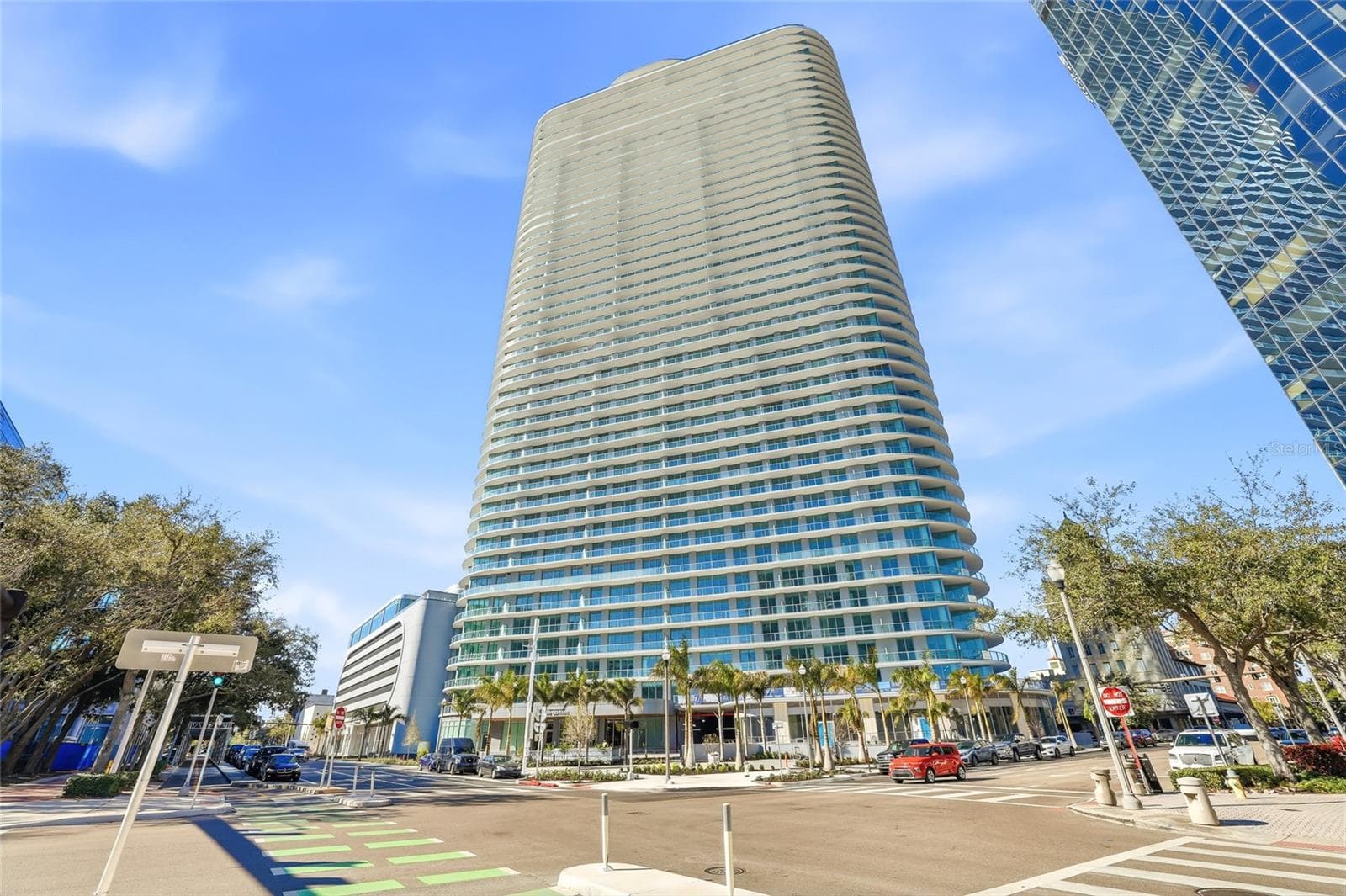 400 CENTRAL AVE #407
