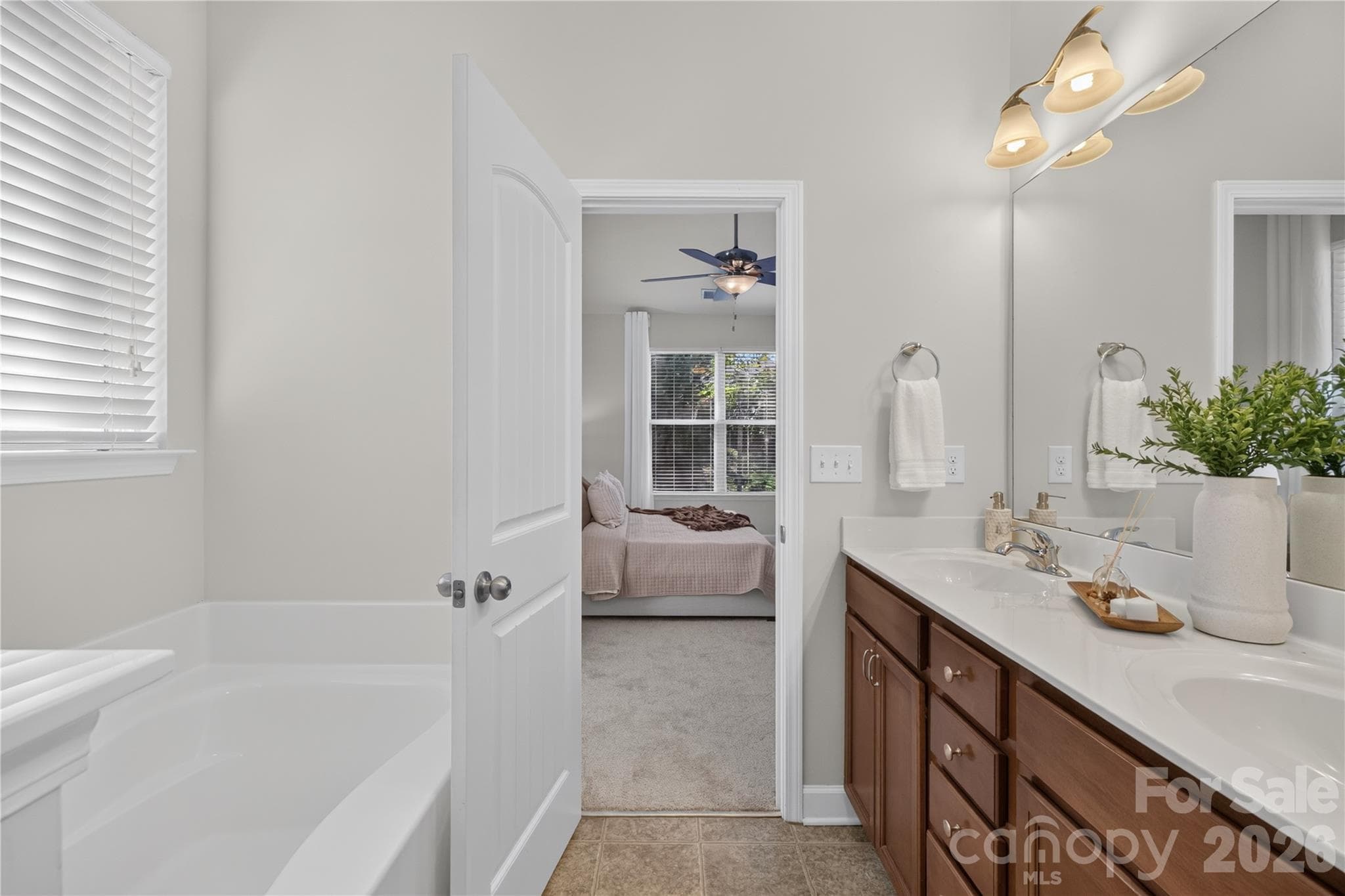 Primary bath - 17119 Caldwell Track Drive, Huntersville