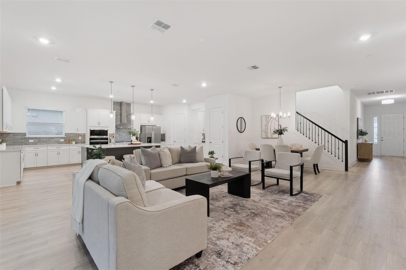 Single Family Residence at 14371 CREST PALM AVE, WINDERMERE, photo 2 of 67