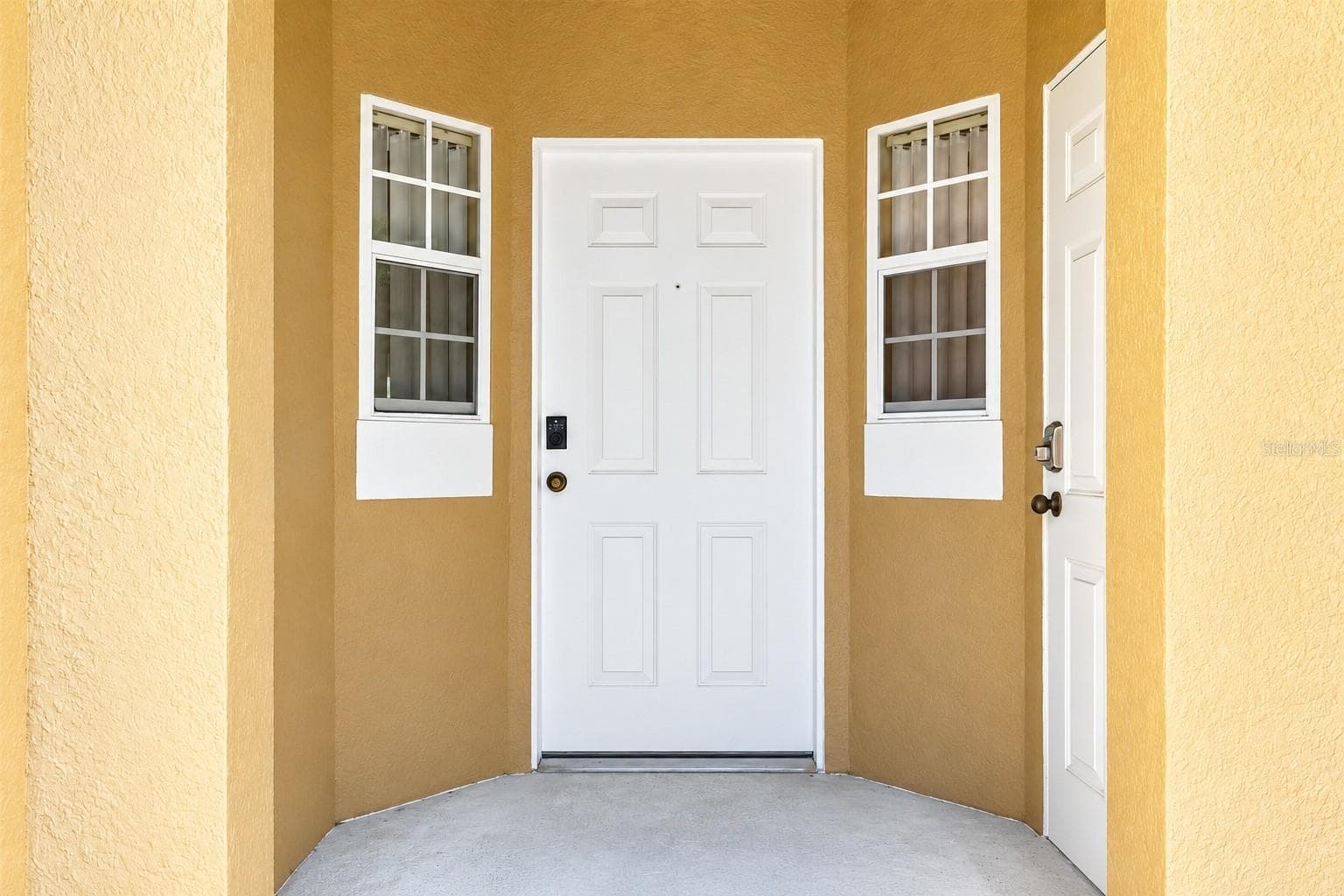 Townhouse at 8516 CRYSTAL COVE LOOP, KISSIMMEE, photo 3 of 33