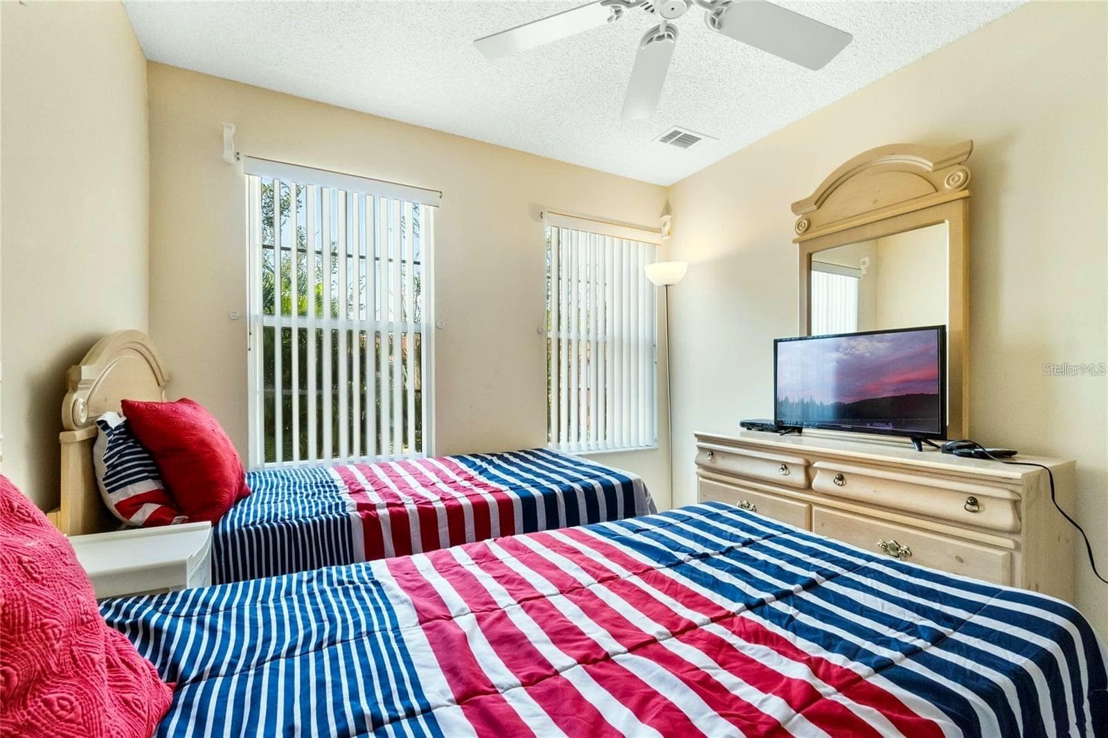 Townhouse at 8516 CRYSTAL COVE LOOP, KISSIMMEE, photo 17 of 33