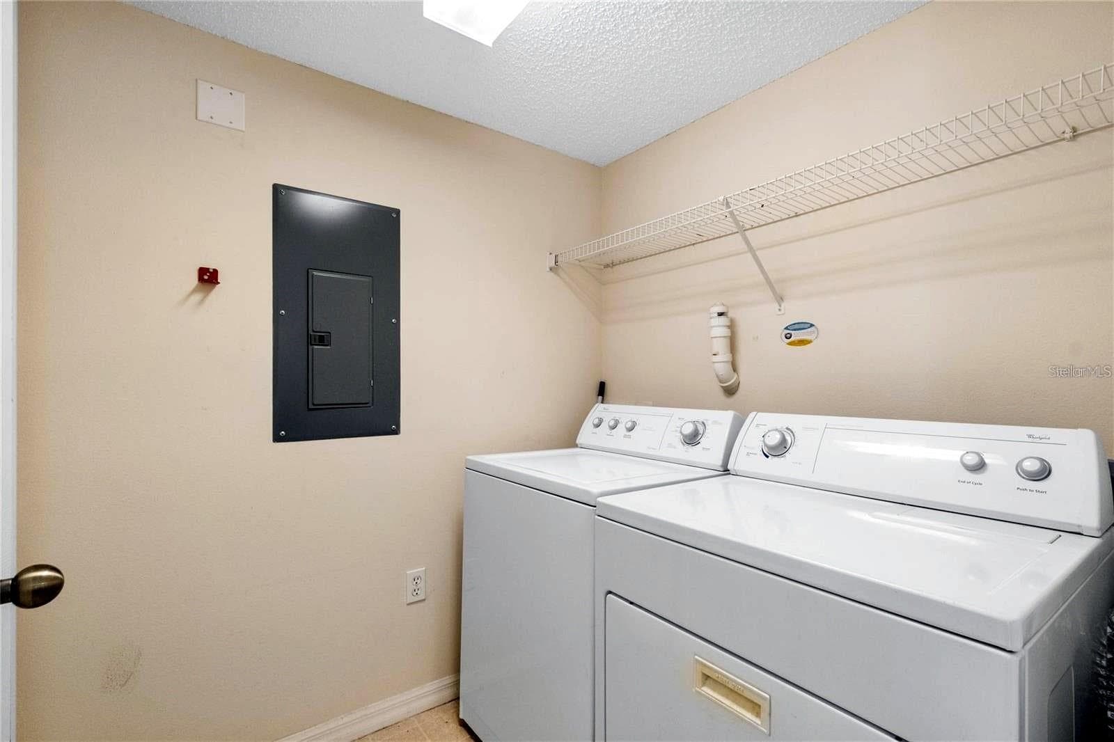 Townhouse at 8516 CRYSTAL COVE LOOP, KISSIMMEE, photo 23 of 33