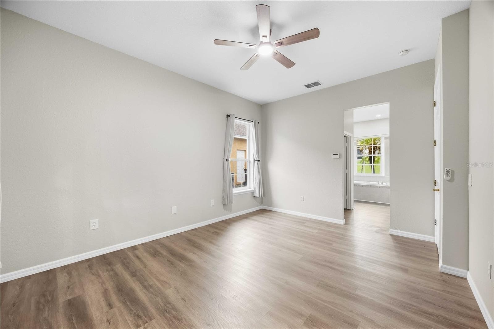 Single Family Residence at 2630 HIGH RIDGE DR, LAKELAND, photo 16 of 29