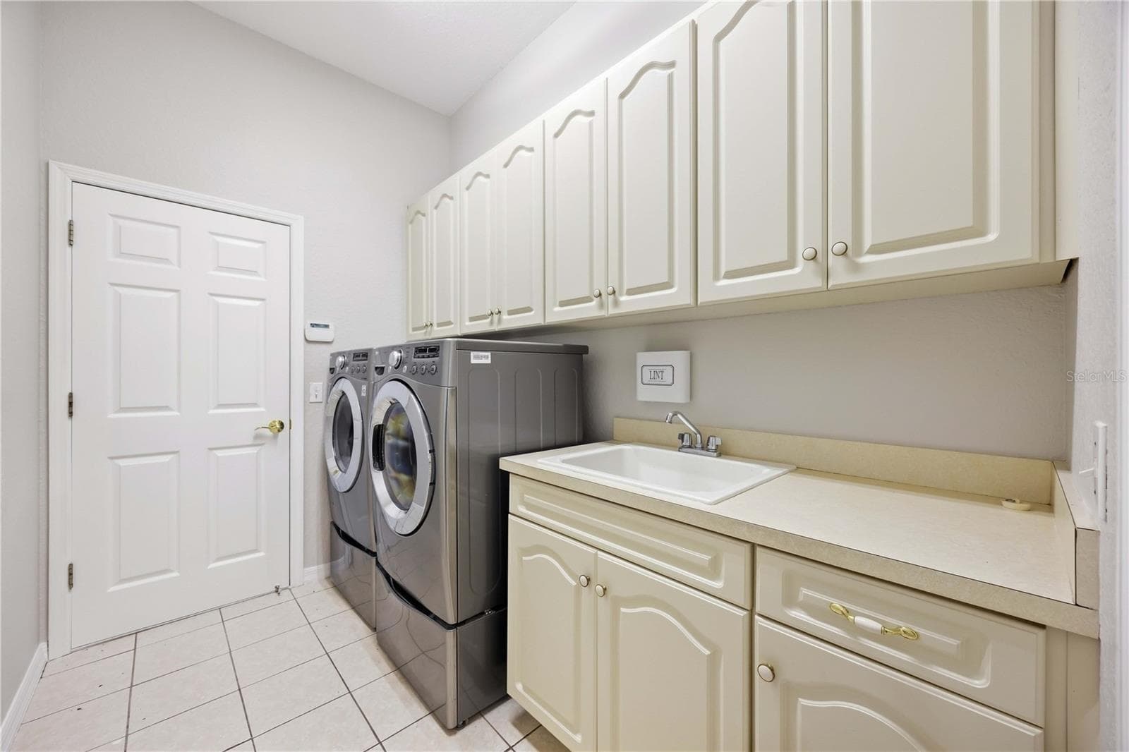 Single Family Residence at 2630 HIGH RIDGE DR, LAKELAND, photo 25 of 29