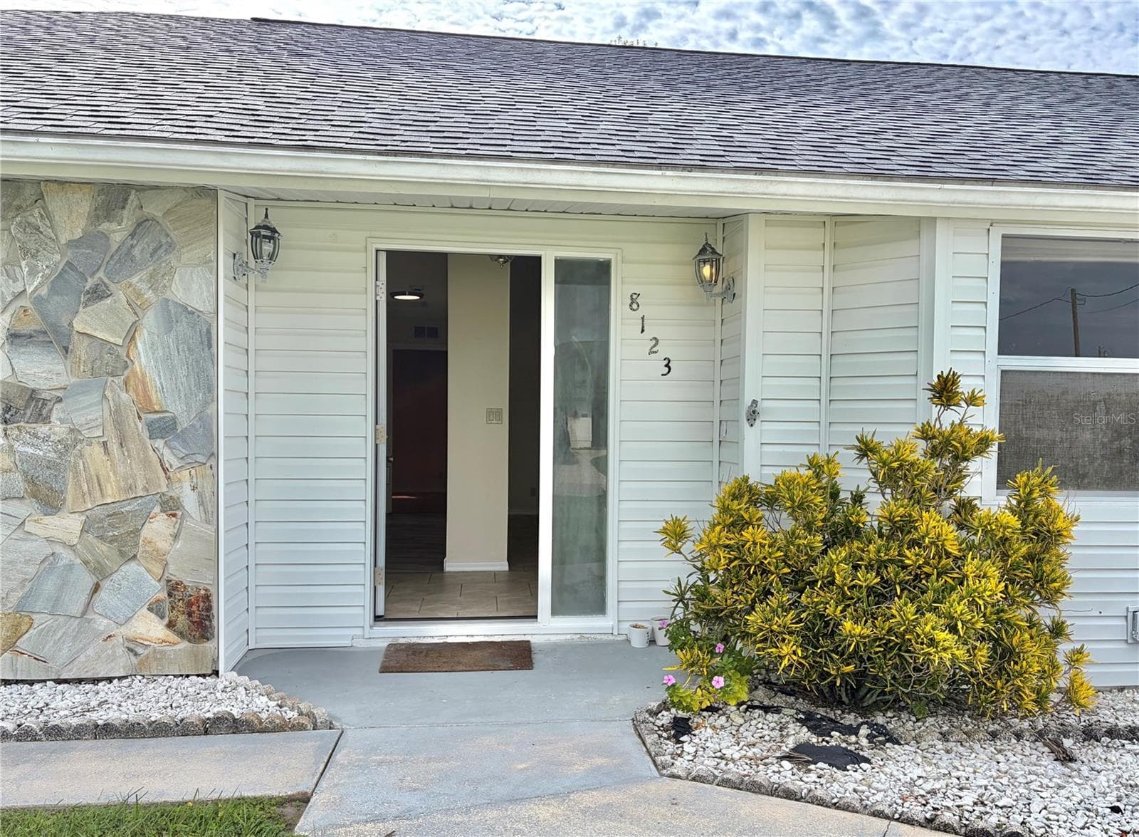 Welcome to 8123 Bessemer Drive - 8123 BESSEMER AVE, NORTH PORT