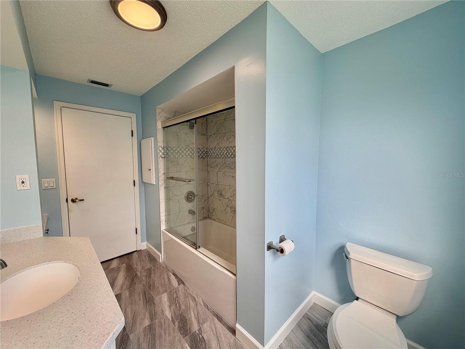 Tub/Shower Combo - 8123 BESSEMER AVE, NORTH PORT