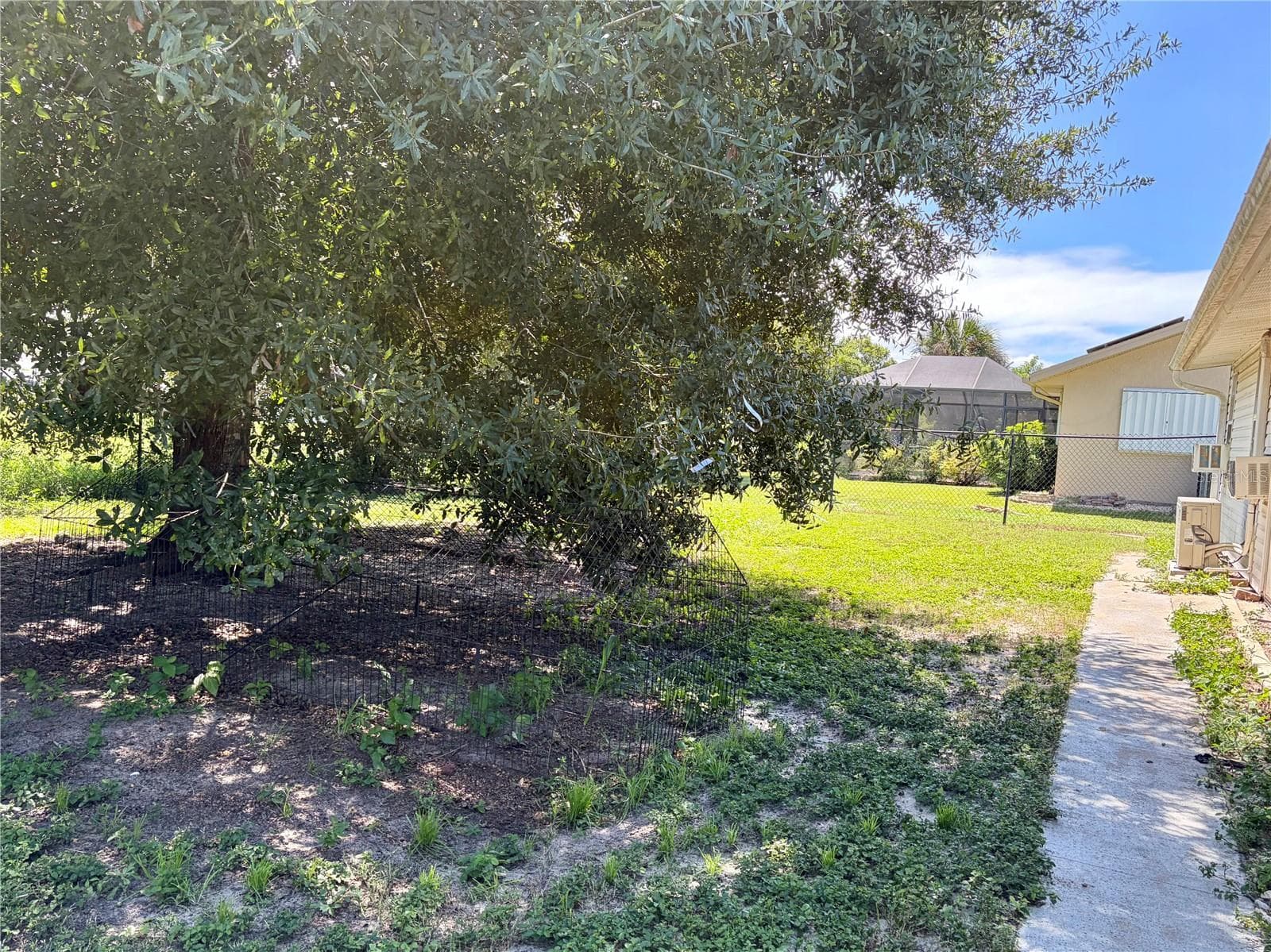 Fully Fenced Rear Yard - 8123 BESSEMER AVE, NORTH PORT