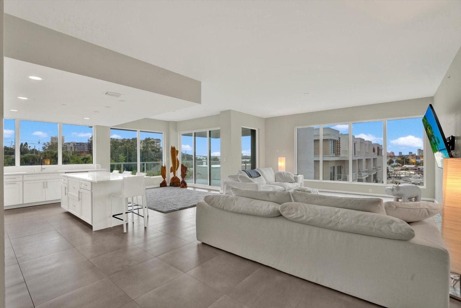 Condominium at 900 N OSCEOLA AVENUE AVE #401, CLEARWATER, photo 18 of 50