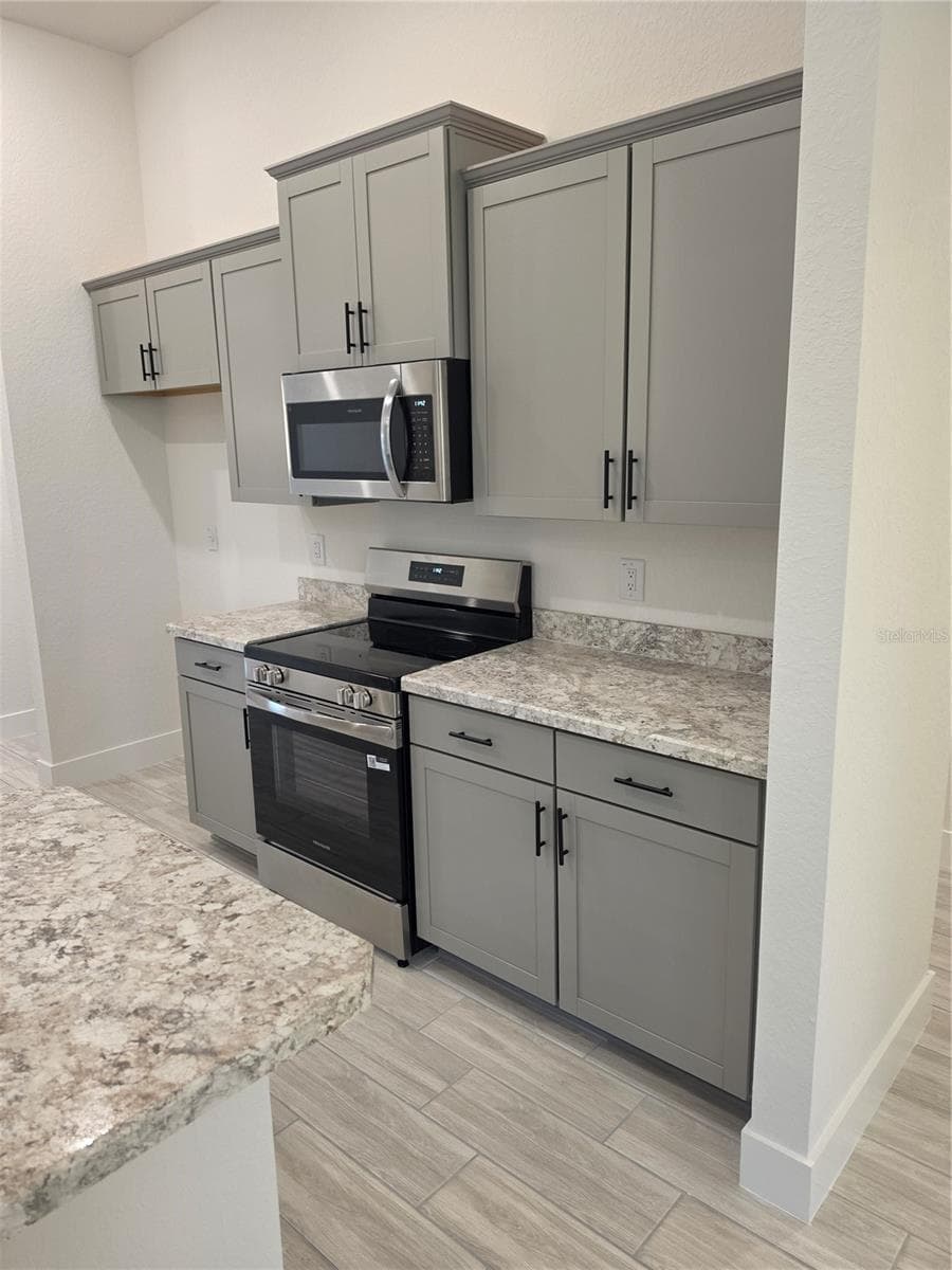 Single Family Residence at 12288 LANDFAIR ST, SPRING HILL, photo 7 of 14