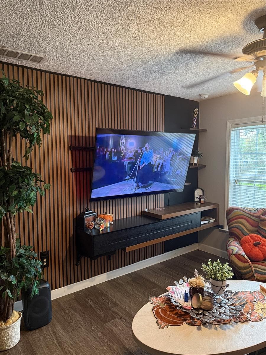 Condominium at 2071 DIXIE BELLE DR #2071M, ORLANDO, photo 3 of 13