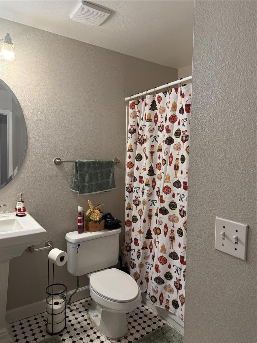 Condominium at 2071 DIXIE BELLE DR #2071M, ORLANDO, photo 6 of 13