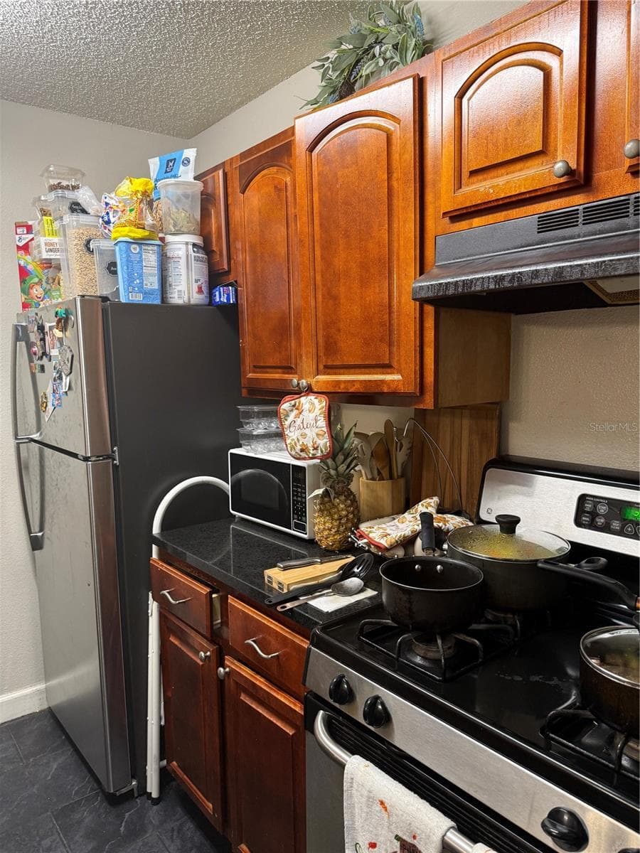 Condominium at 2071 DIXIE BELLE DR #2071M, ORLANDO, photo 9 of 13