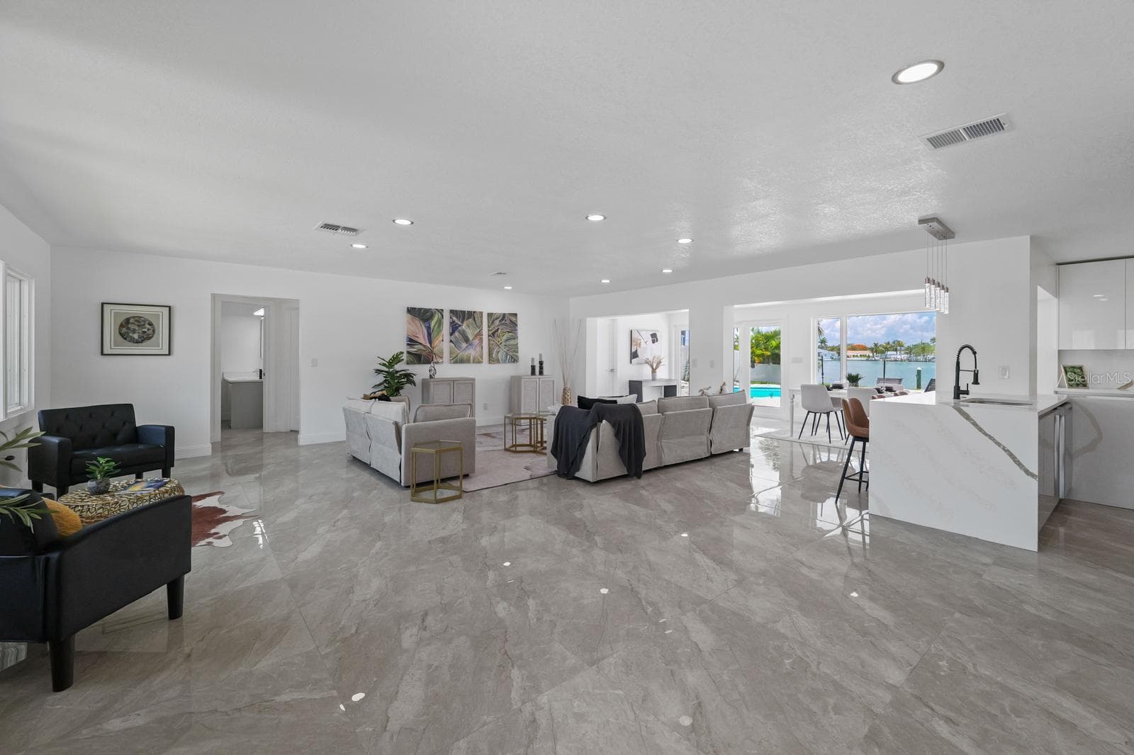 Single Family Residence at 7905 9TH AVE S, ST PETERSBURG, photo 6 of 20