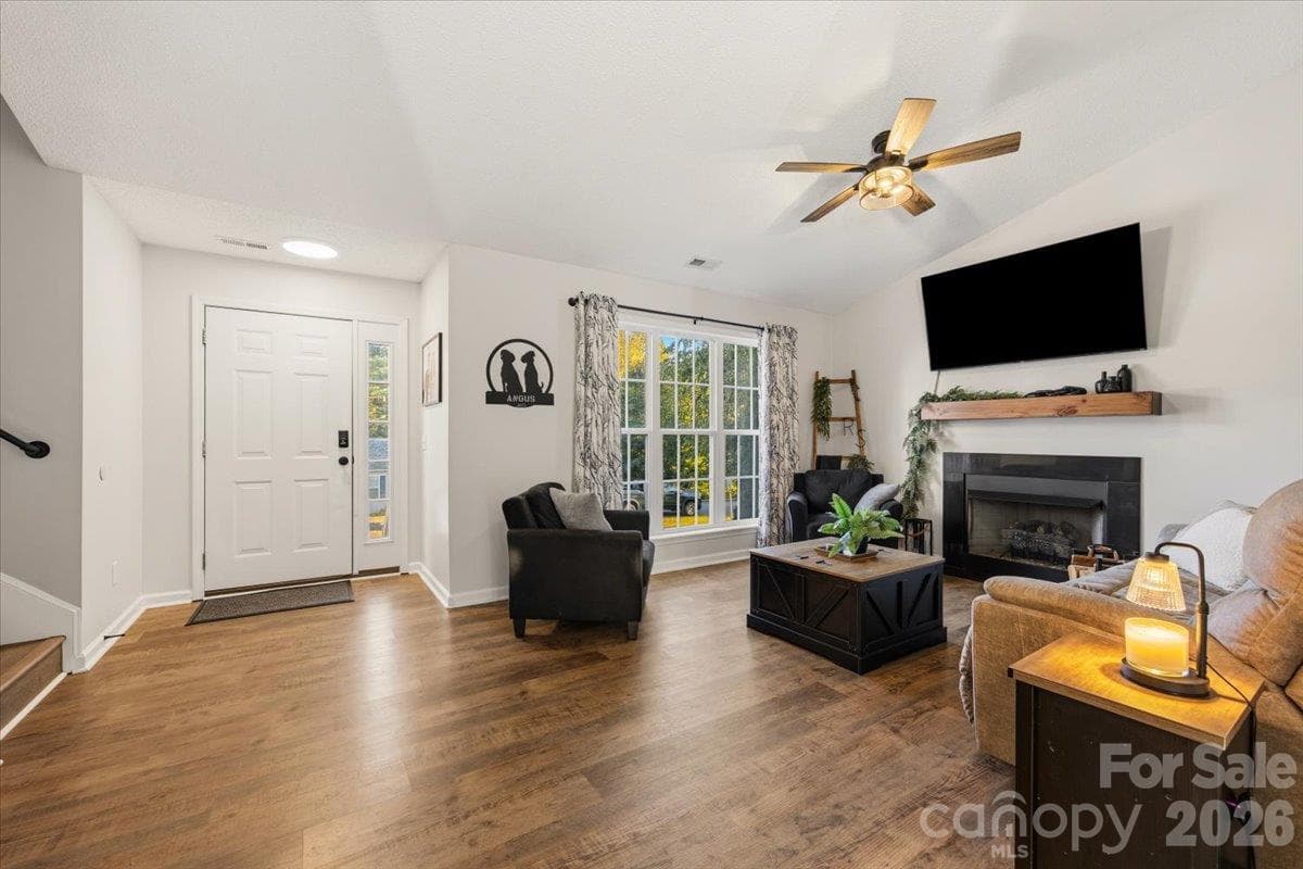 Entry - 106 S River Glen Drive, Morganton