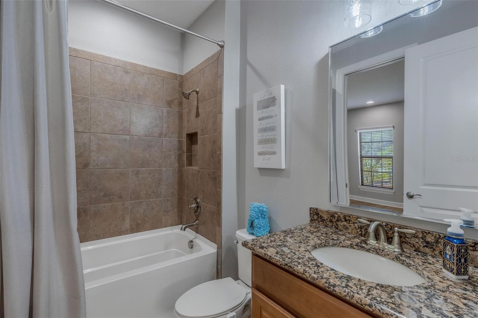 Single Family Residence at 8413 ALBERATA VISTA DR, TAMPA, photo 93 of 163