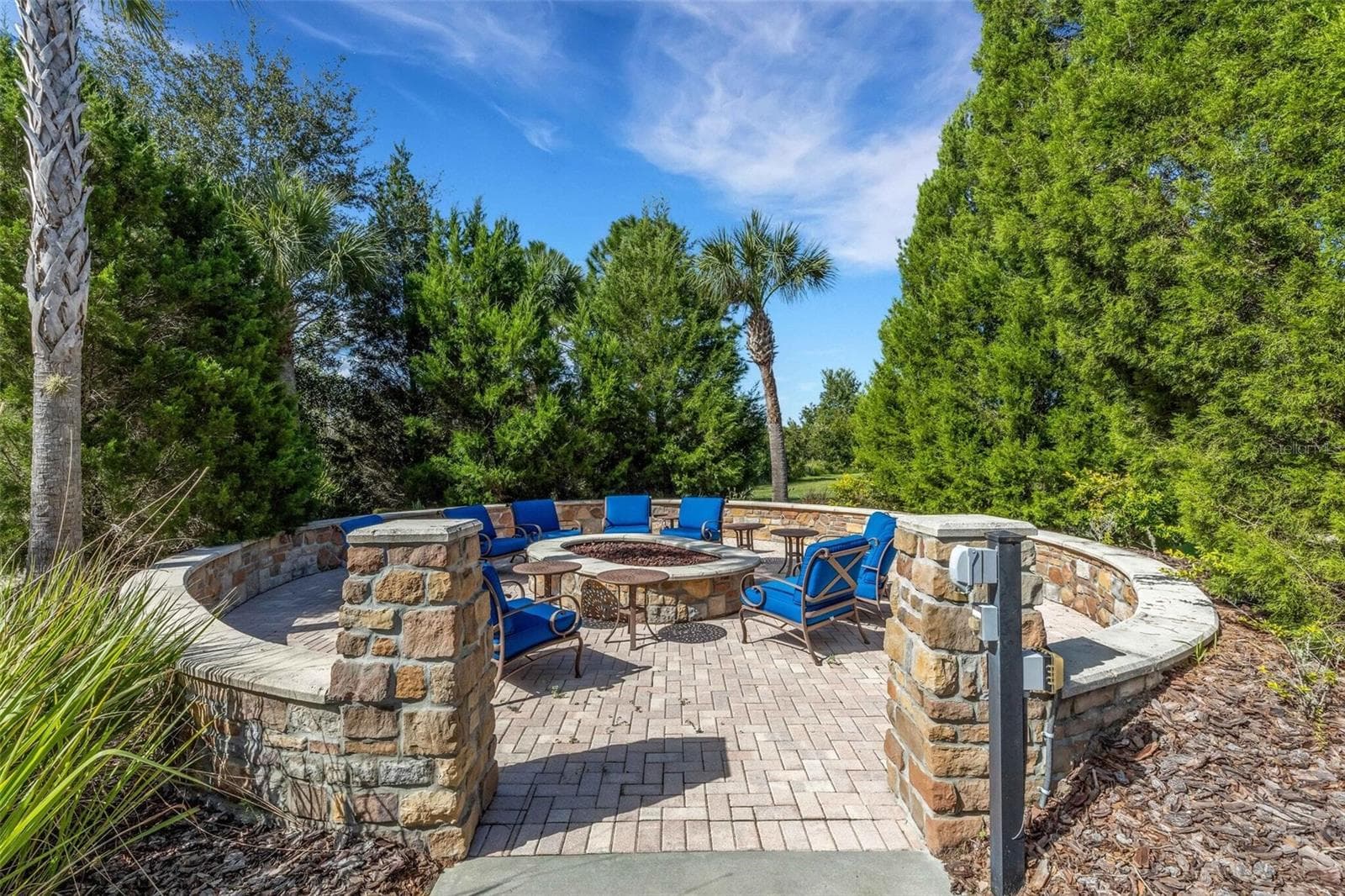 Single Family Residence at 8413 ALBERATA VISTA DR, TAMPA, photo 121 of 163