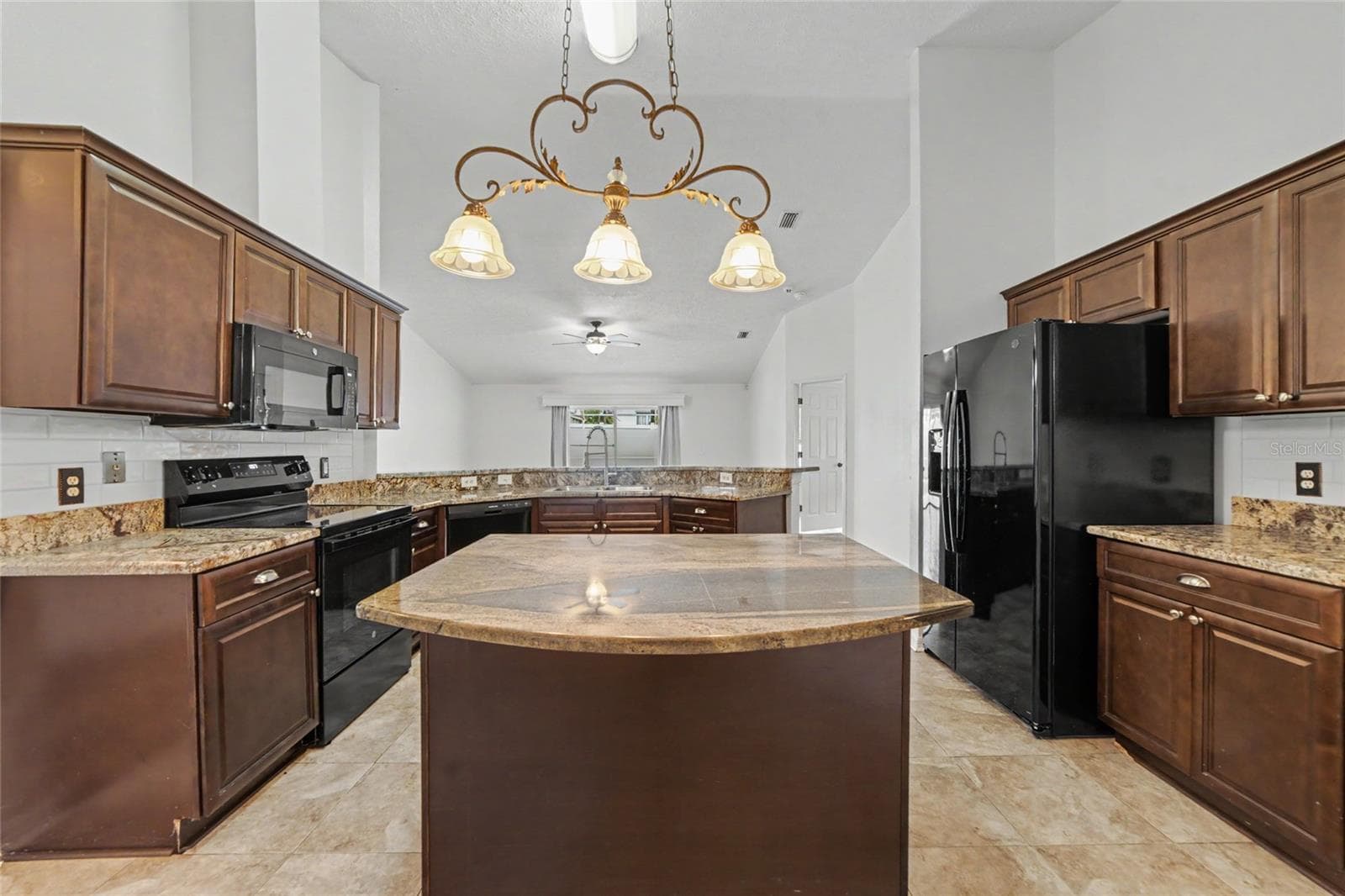 Single Family Residence at 11211 ANDY DR, RIVERVIEW, photo 9 of 27