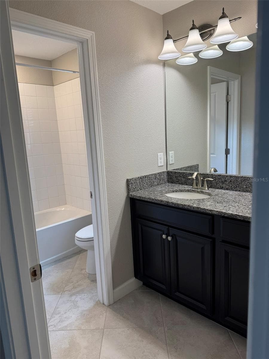 Upstairs Hallway Bath - 3622 PINE RIBBON DR, LAND O LAKES