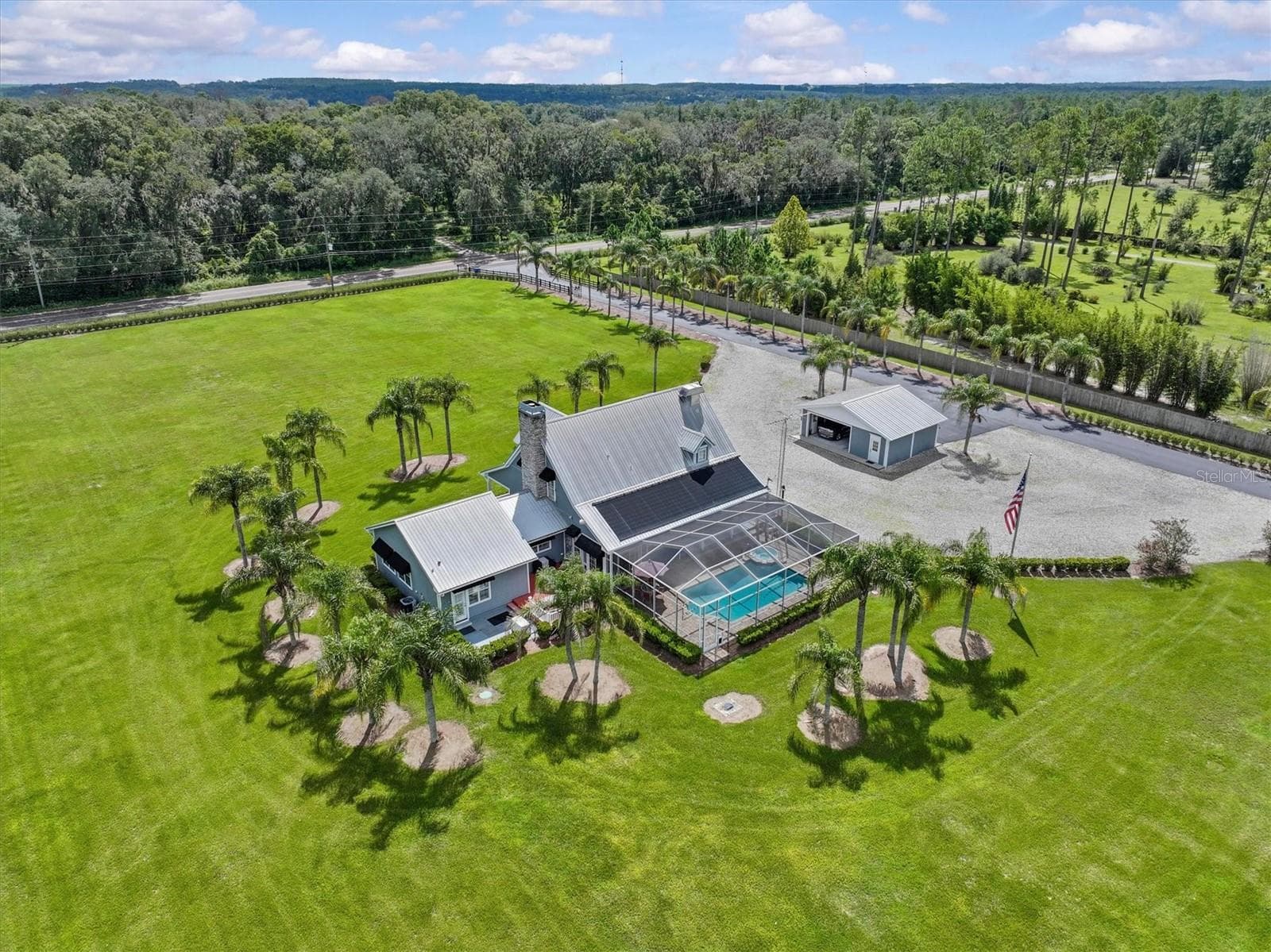 Located in the Beautiful Area of Spring Lake - 195 SPRING LAKE HWY, BROOKSVILLE