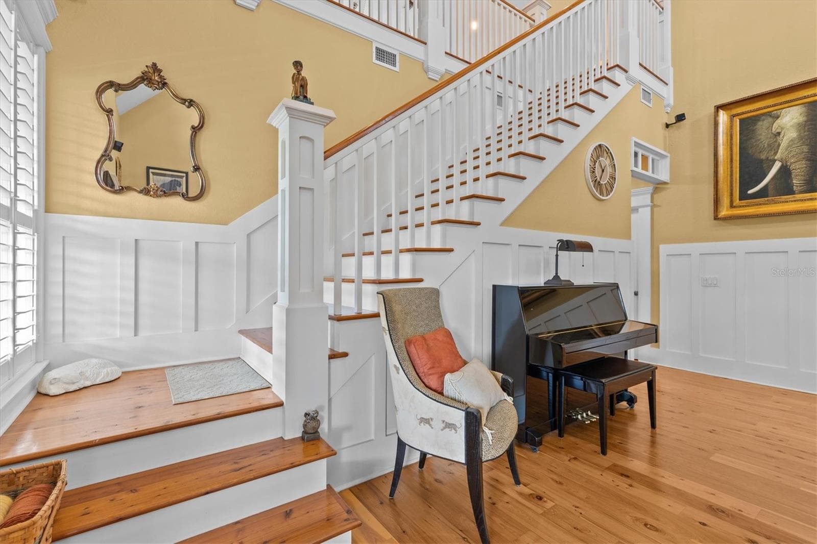 Stairs to Loft - 195 SPRING LAKE HWY, BROOKSVILLE