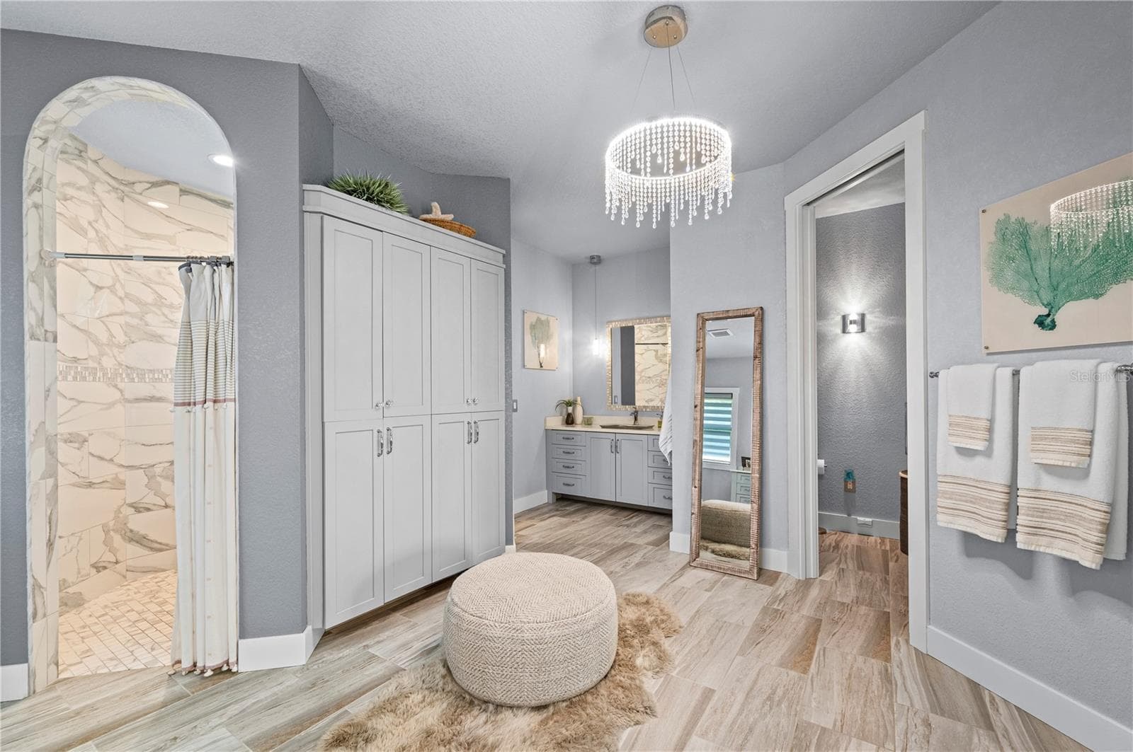 En Suite - 25462 SHORE DR, PUNTA GORDA