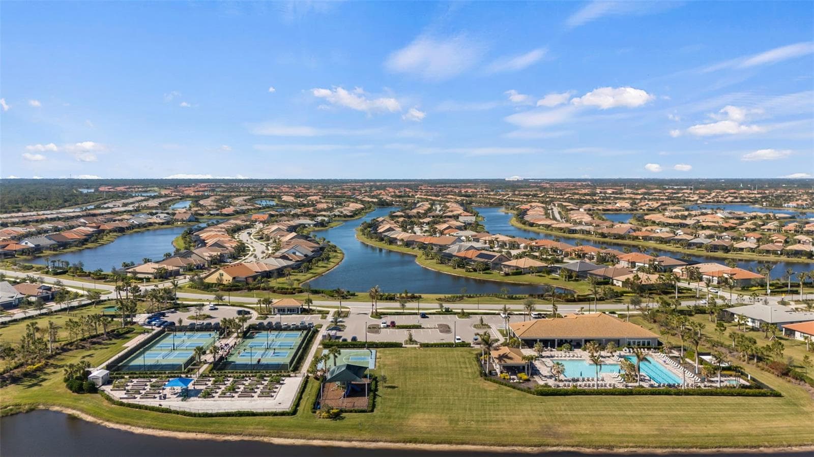 Clubhouse resort area and pickleball/garden/playground - 18831 LANUVIO ST, VENICE