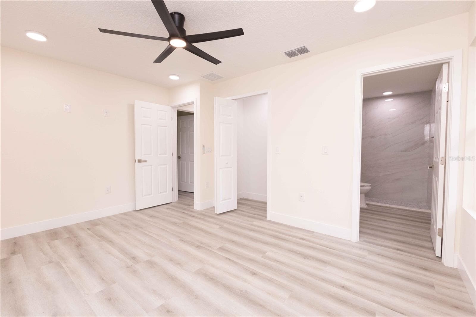 Single Family Residence at 2399 CR 423, LAKE PANASOFFKEE, photo 10 of 21