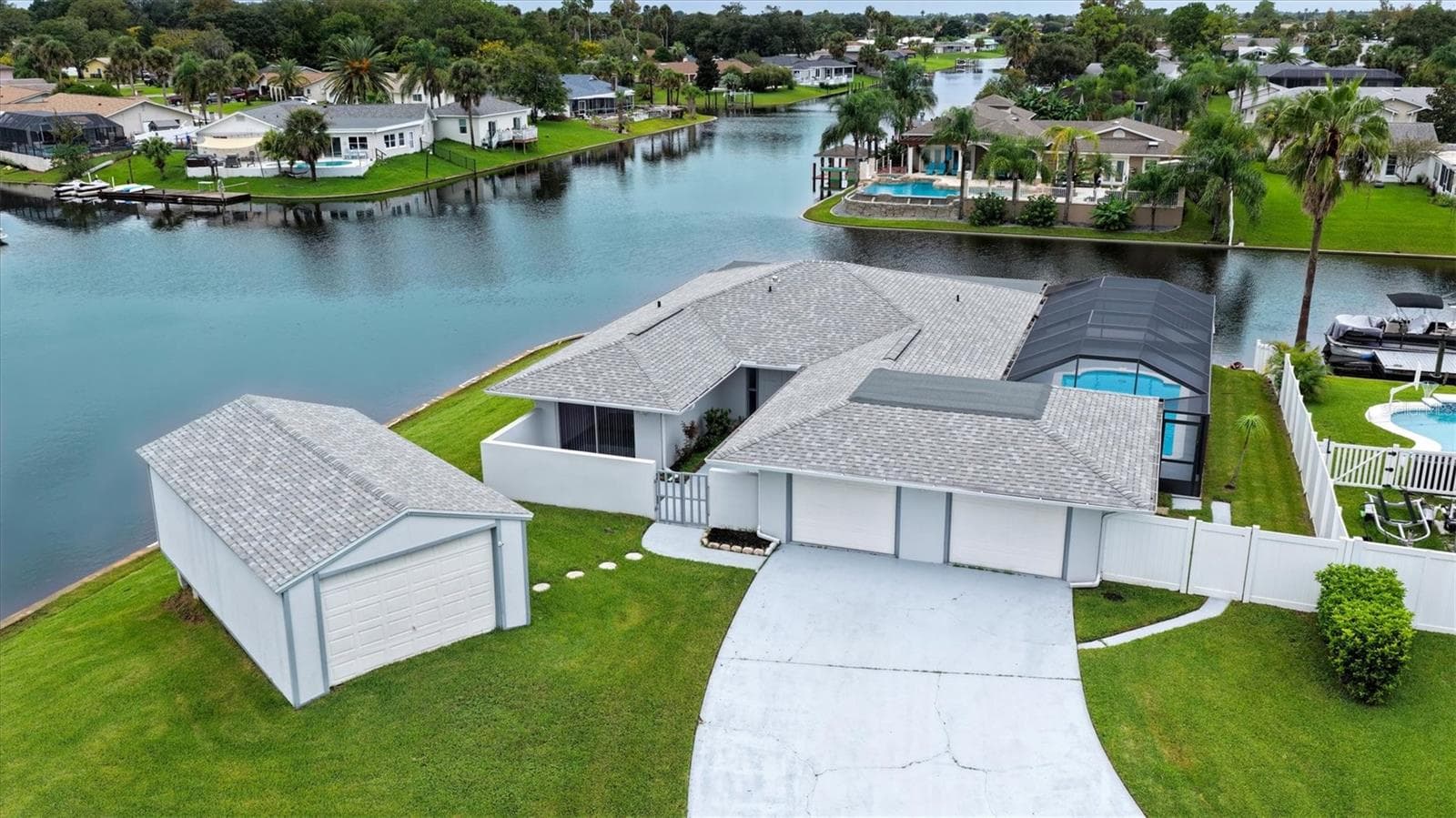 9 CASTLE CT