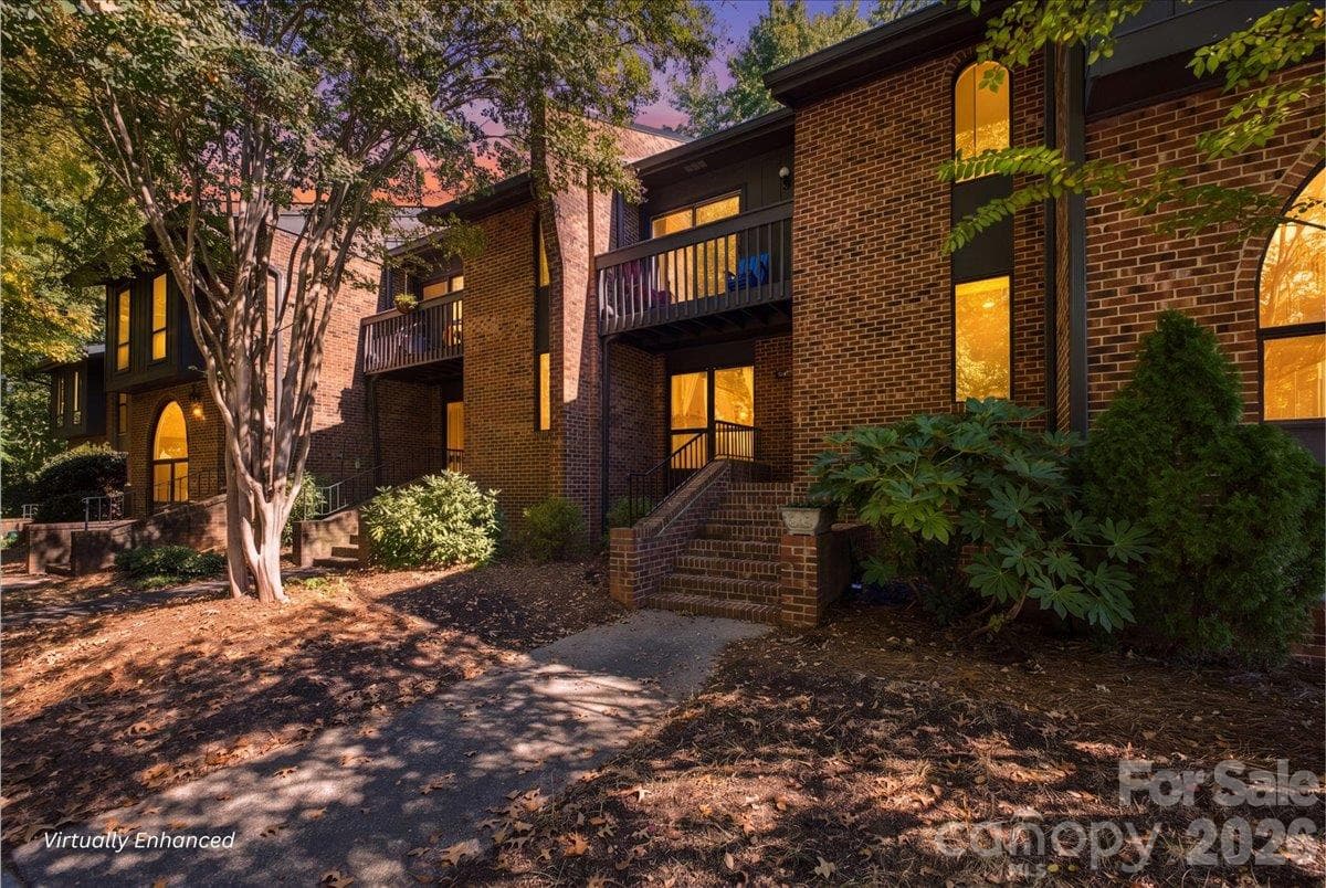 5805 Sharon Road