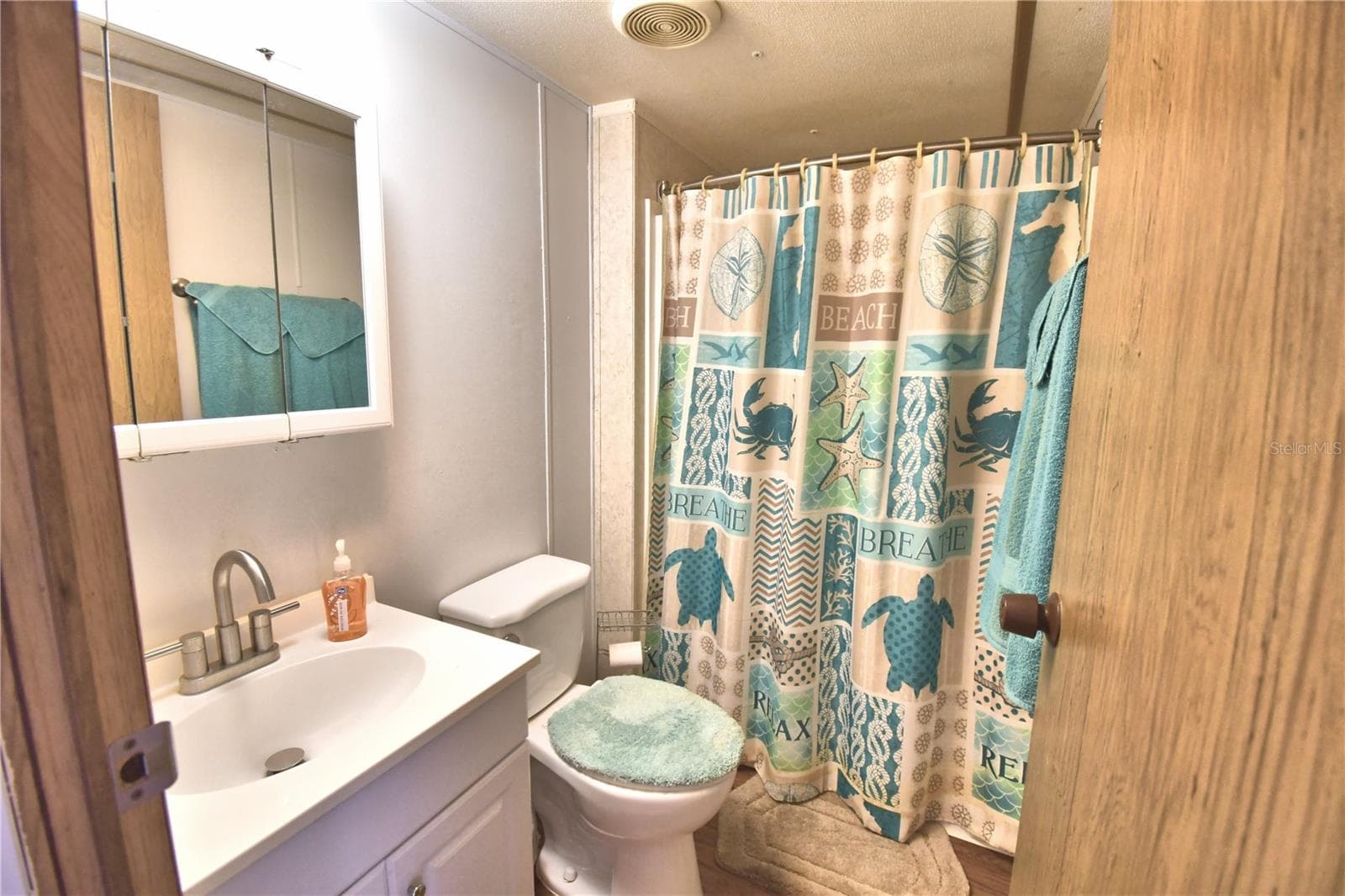 Manufactured Home at 251 PATTERSON RD #D4, HAINES CITY, photo 15 of 40