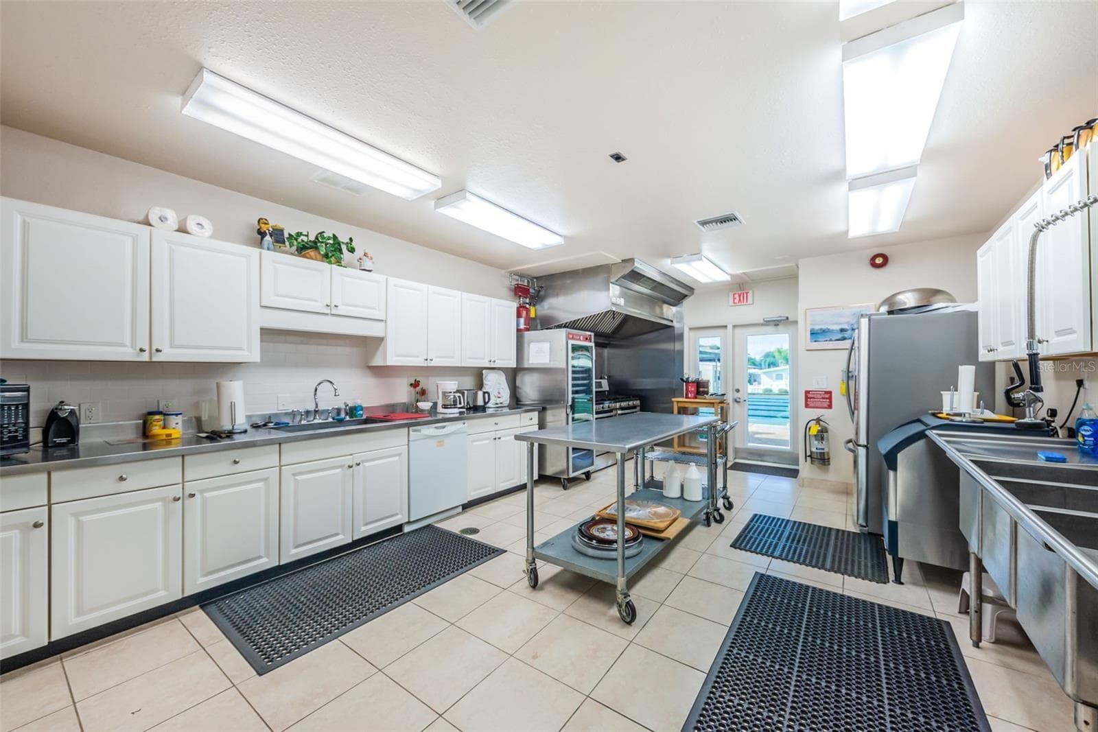 Mobile Home at 39820 US HIGHWAY 19 N #160, TARPON SPRINGS, photo 52 of 96