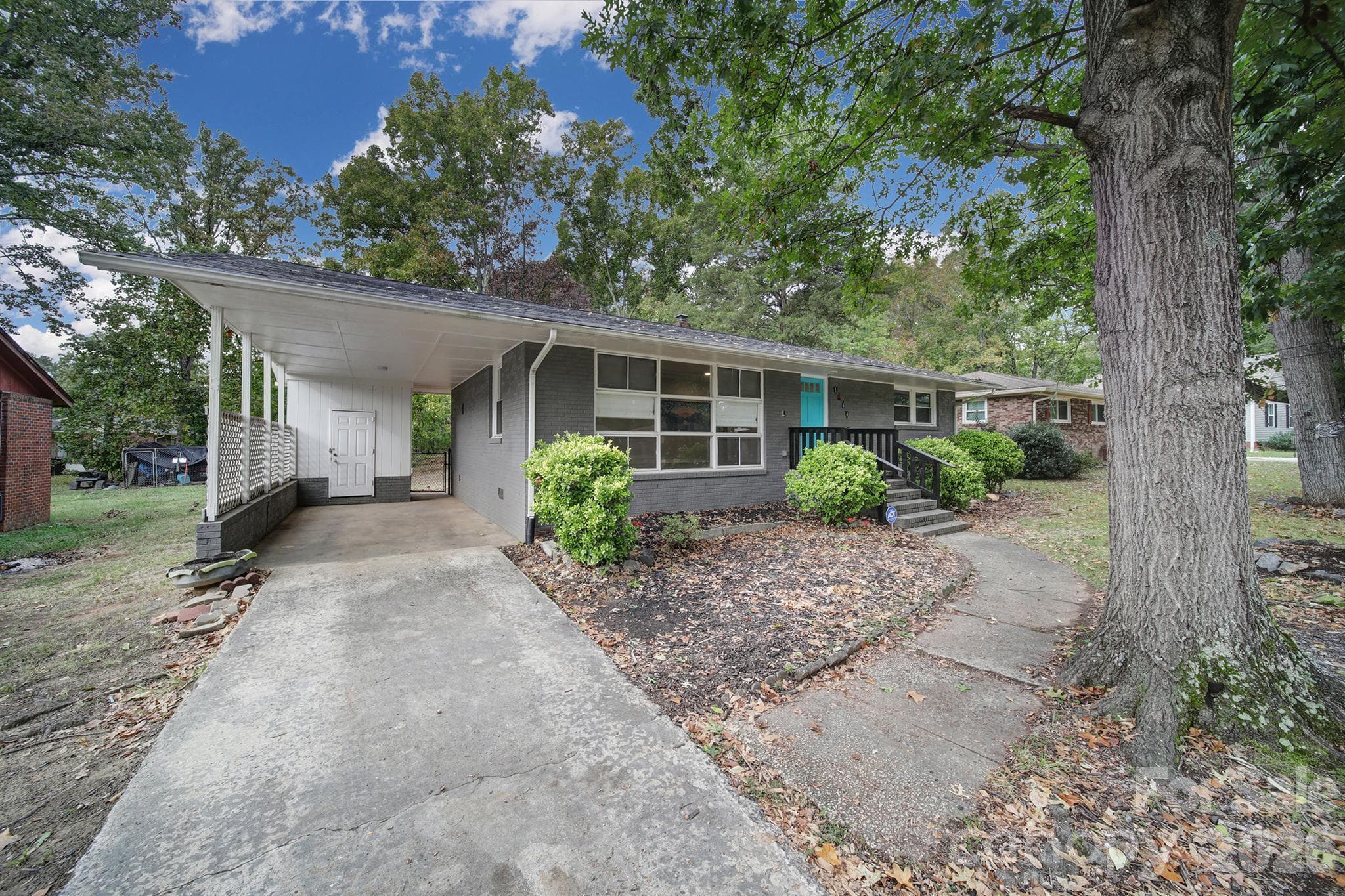 1064 Stonewall Avenue
