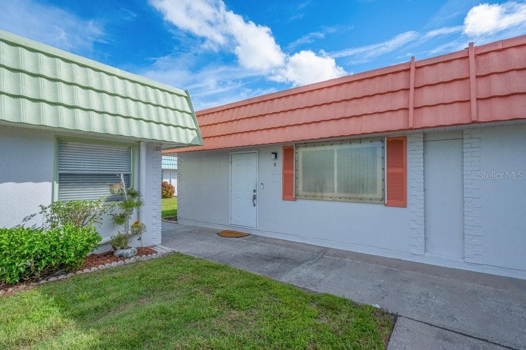 Front Exterior - 1802 BEDFORD LN #9, SUN CITY CENTER