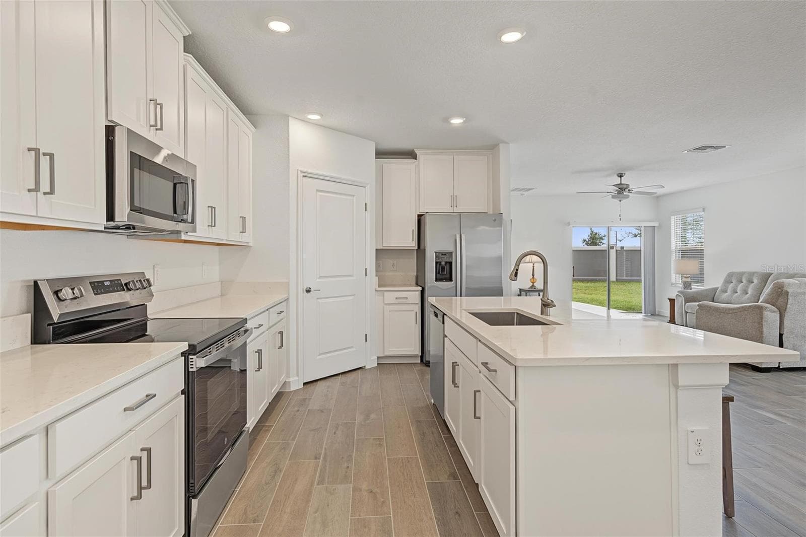 Stainless appliances - 32062 GRIFFIN SANDS LN, SAN ANTONIO