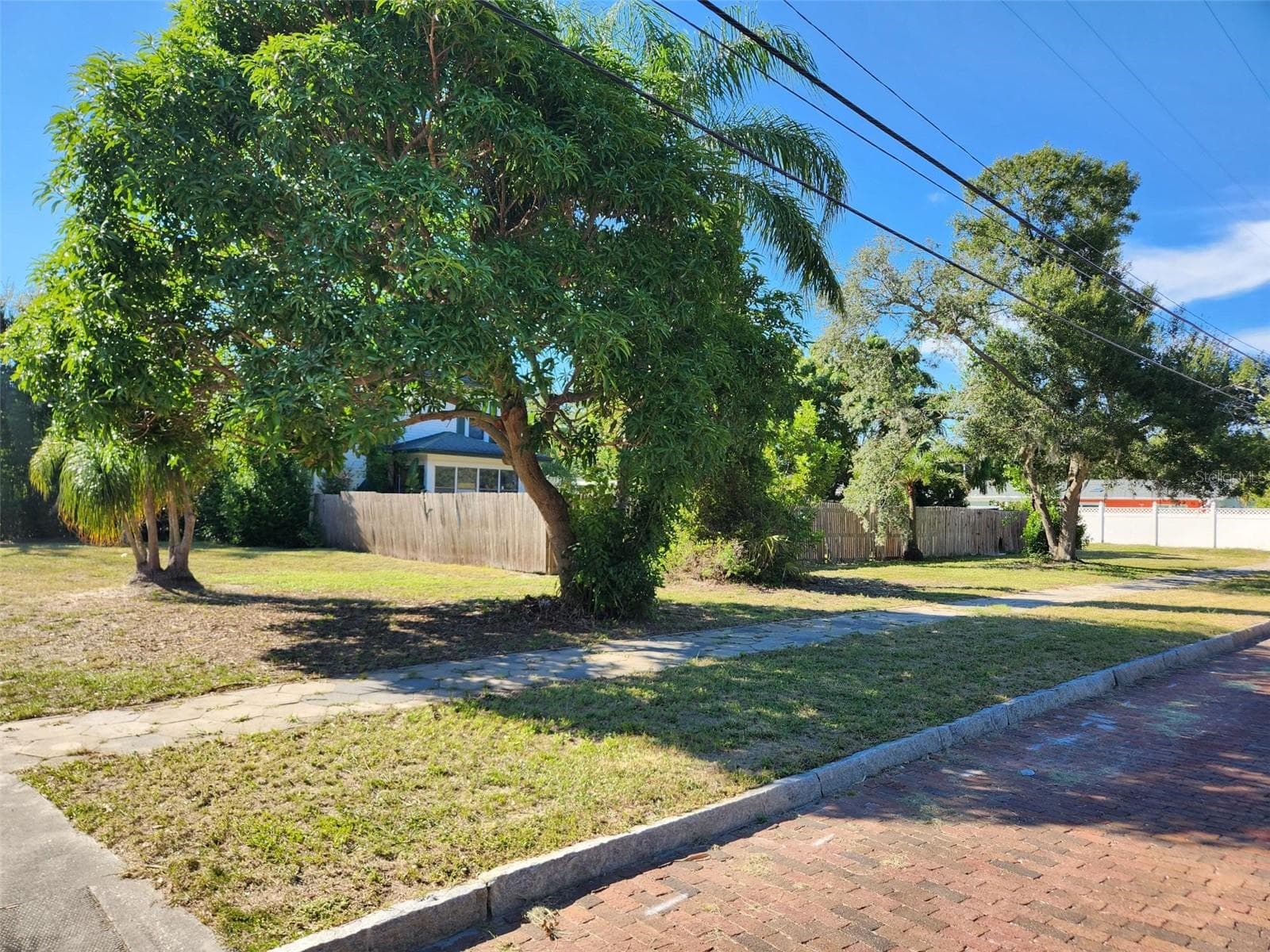 Single Family Residence at 4815 3RD AVE N, ST PETERSBURG, photo 5 of 10
