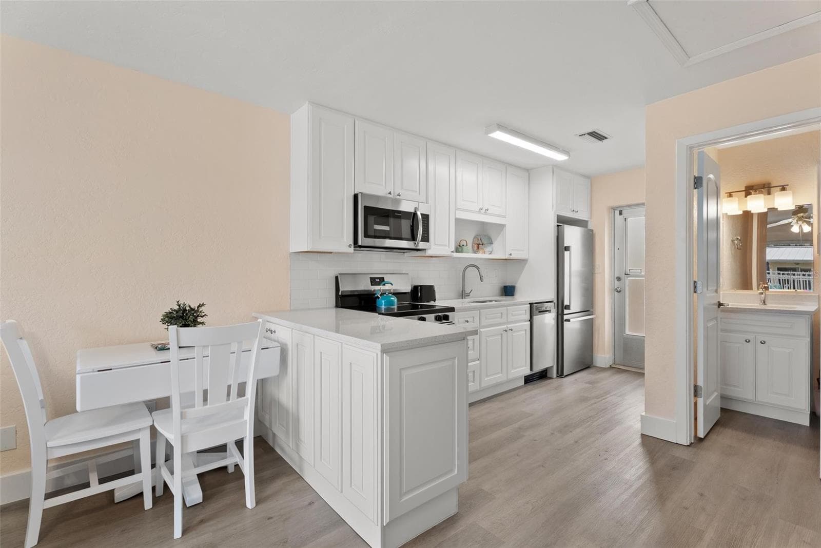 Condominium at 5830 MIDNIGHT PASS RD #8, SARASOTA, photo 10 of 33
