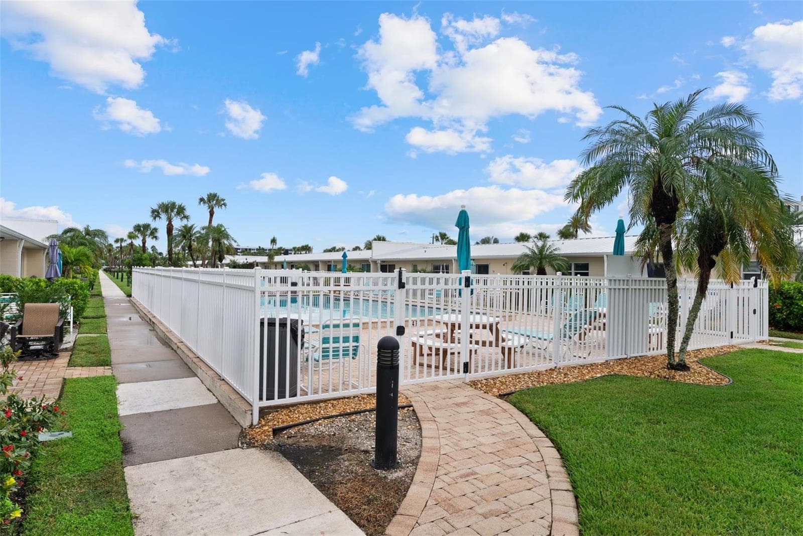 Pool 2 located off the back patio - 5830 MIDNIGHT PASS RD #8, SARASOTA