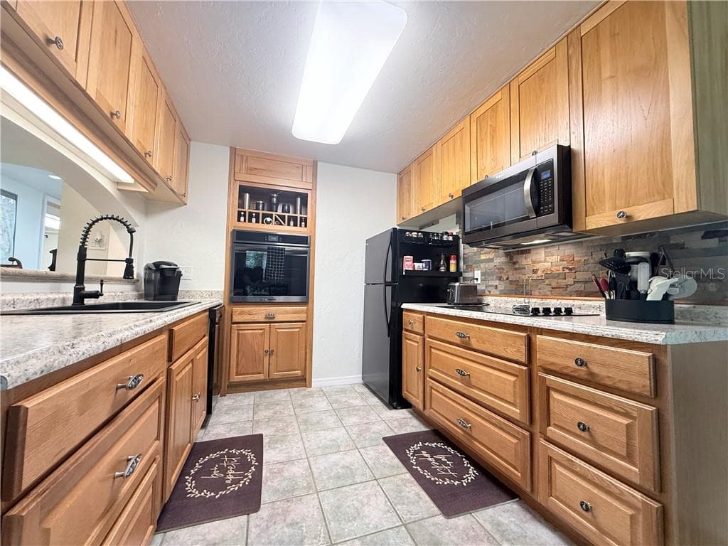 Single Family Residence at 11590 N Kayak PT, INGLIS FL 34449, photo 21 of 71
