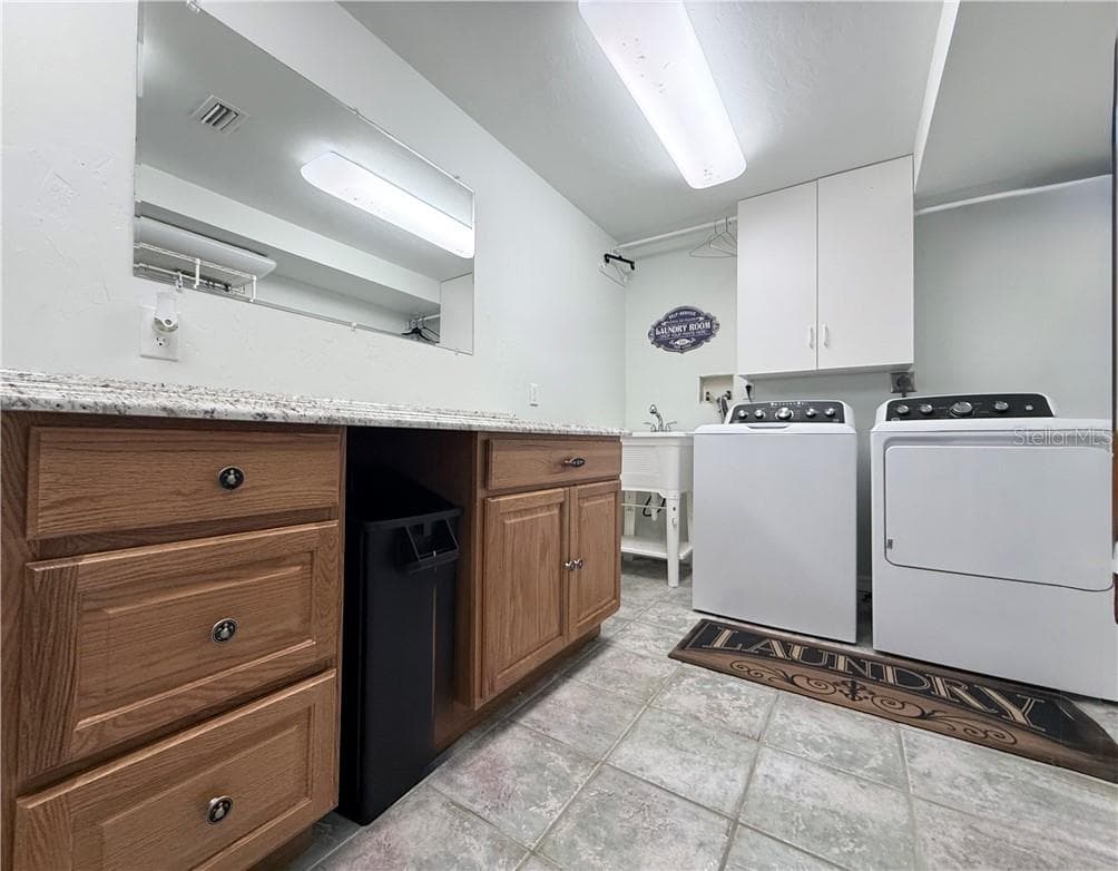 Single Family Residence at 11590 N Kayak PT, INGLIS FL 34449, photo 24 of 71
