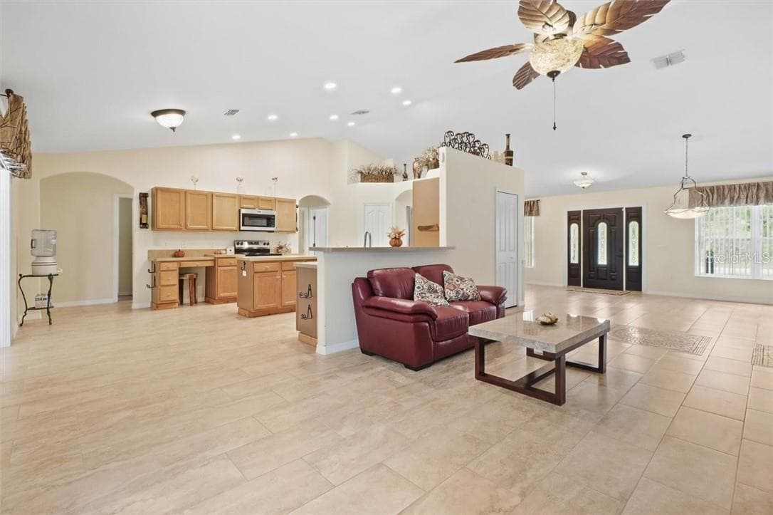 Single Family Residence at 6 Dianthus CT, HOMOSASSA FL 34446, Homosassa, photo 11 of 48