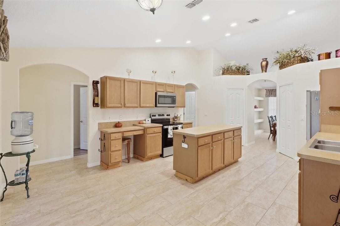 Single Family Residence at 6 Dianthus CT, HOMOSASSA FL 34446, Homosassa, photo 14 of 48