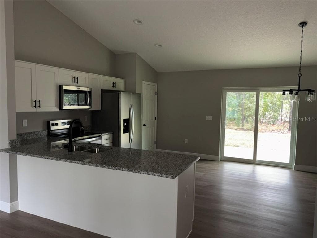 Single Family Residence at 830 W Hemlock DR, DUNNELLON FL 34434, Dunnellon, photo 10 of 28