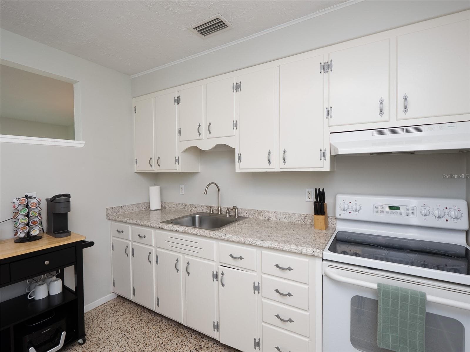 Single Family Residence at 3314 NEW ENGLAND ST, SARASOTA, photo 13 of 43