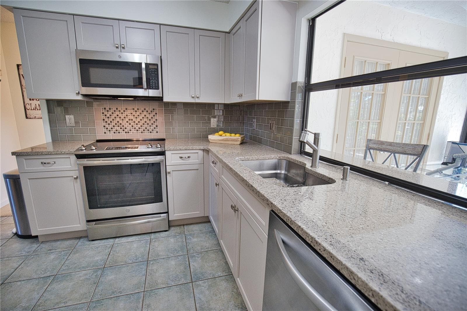 Single Family Residence at 32 INLETS BLVD #32, NOKOMIS, photo 11 of 42