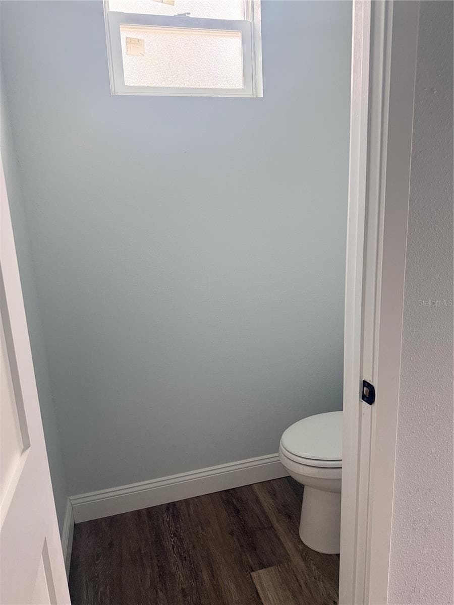 Primary toilet Closet - 2410 LAKE TINY RD, DELTONA