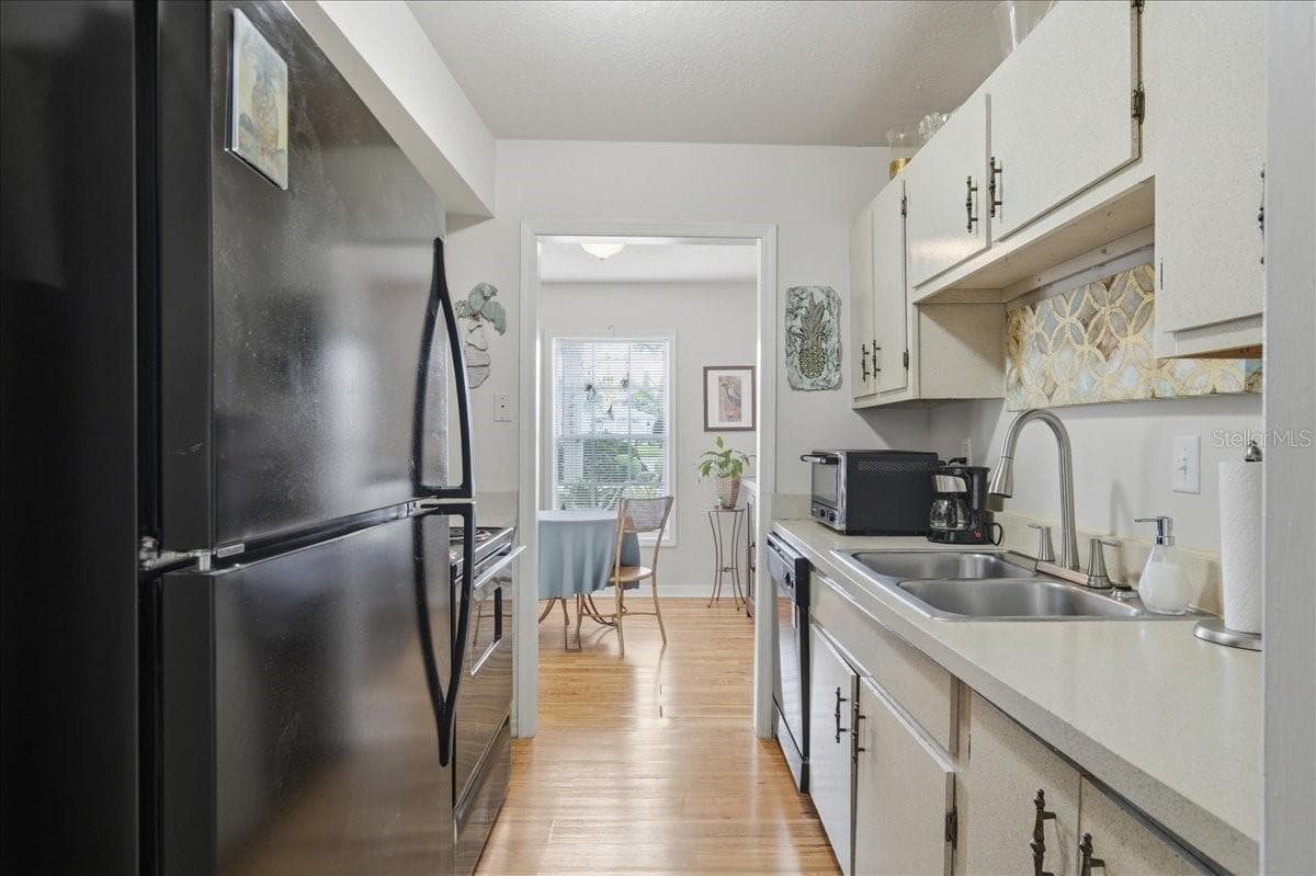 Condominium at 111 SEAHORSE DR SE #B, ST PETERSBURG, photo 14 of 63