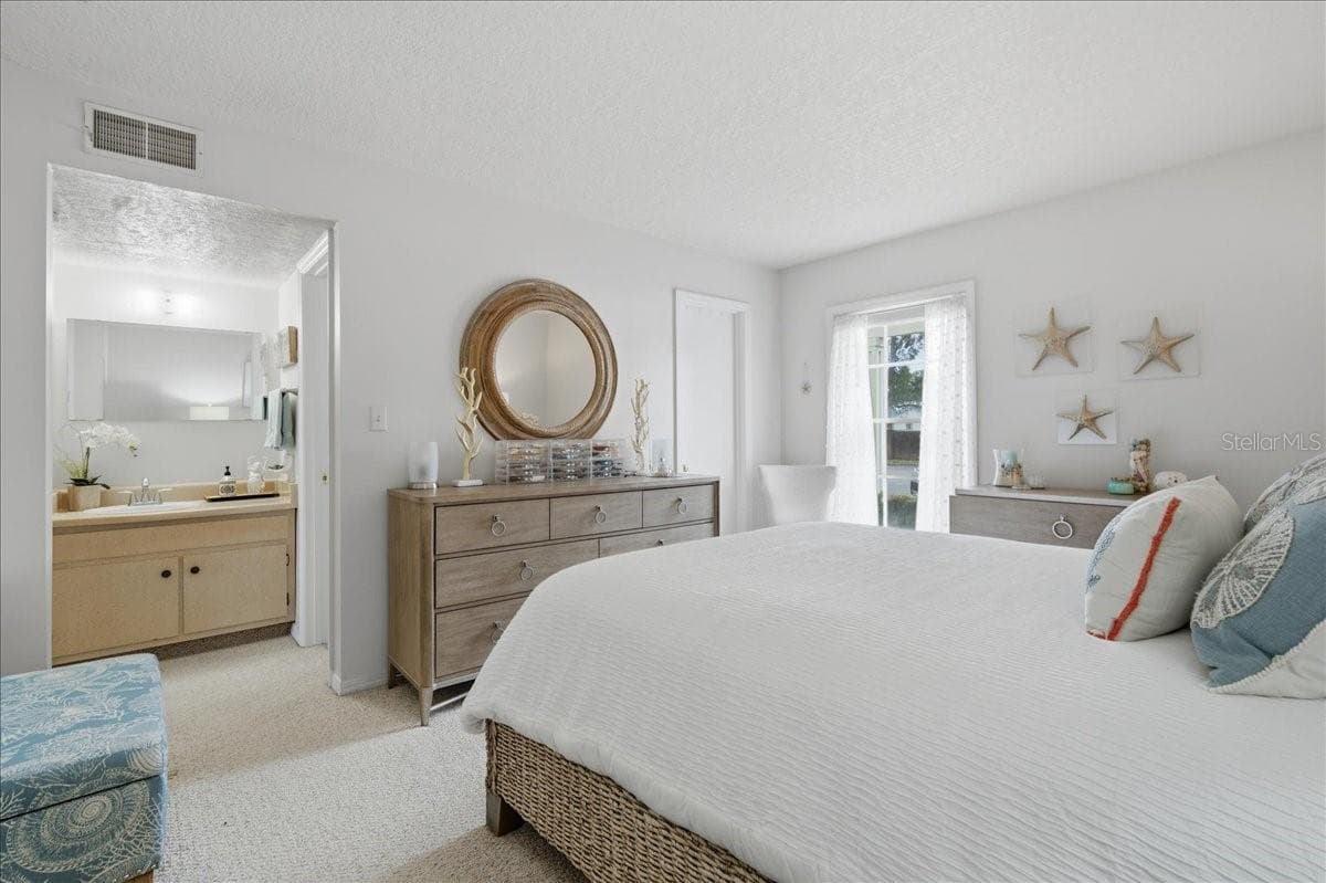 Condominium at 111 SEAHORSE DR SE #B, ST PETERSBURG, photo 32 of 63