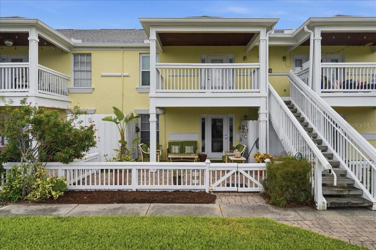 Condominium at 111 SEAHORSE DR SE #B, ST PETERSBURG, photo 39 of 63