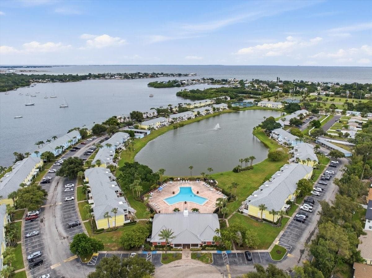 Condominium at 111 SEAHORSE DR SE #B, ST PETERSBURG, photo 54 of 63